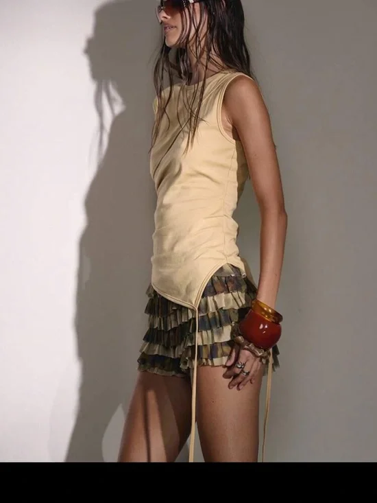 Asymmetric Fitted Ruched Tank Top - Women - Picture 4 of 10